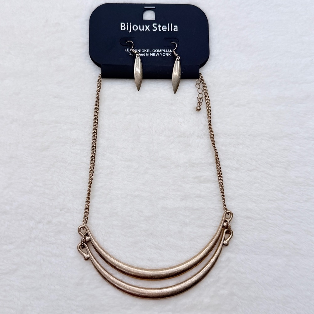 🚨3 for $15🚨 Bijoux Stella Gold Tone Necklace & Earring Set